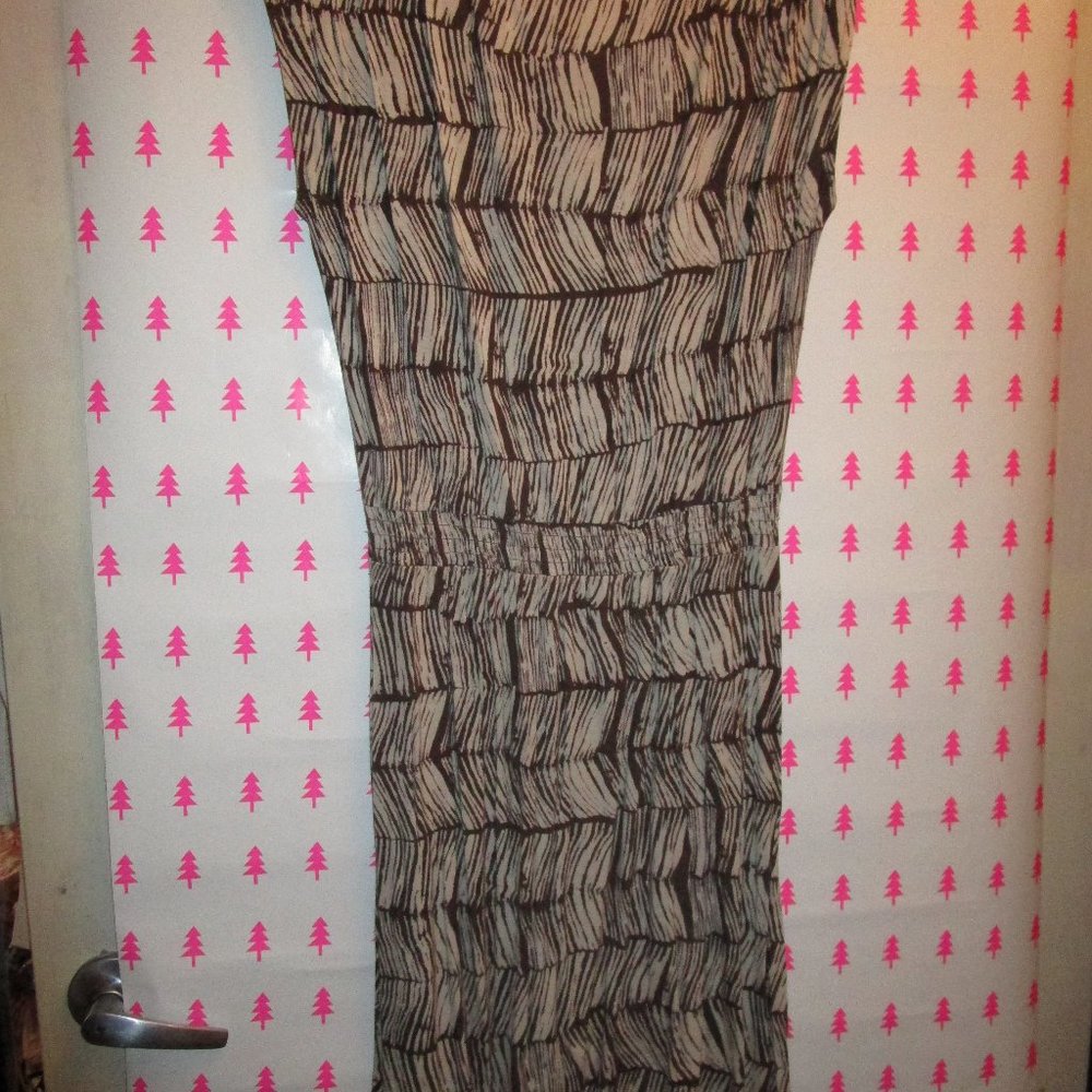 Loft Dress - Picture 2 of 3